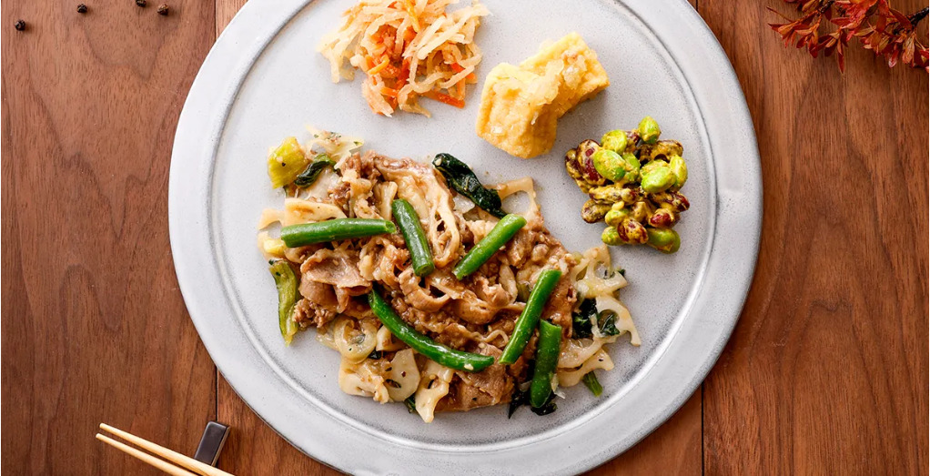 黒胡椒香る牛肉の香味ソースあえ