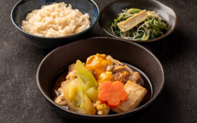 マッスルデリから、プレミアムな新メニューとして「とろ～り月見の鶏すき焼きセット」が登場しました！