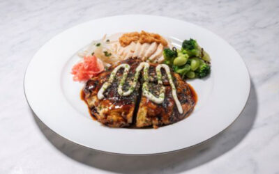 マッスルデリから、新たな冷凍弁当として「ふんわりお好み焼きと鶏の辛みそだれセット」が登場しました！